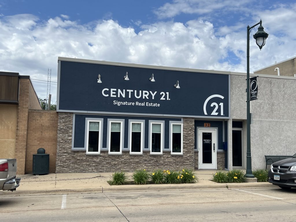 century 21 oelwein iowa